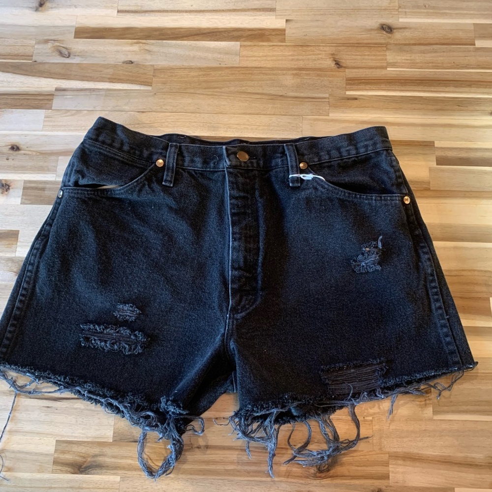 black wrangler shorts